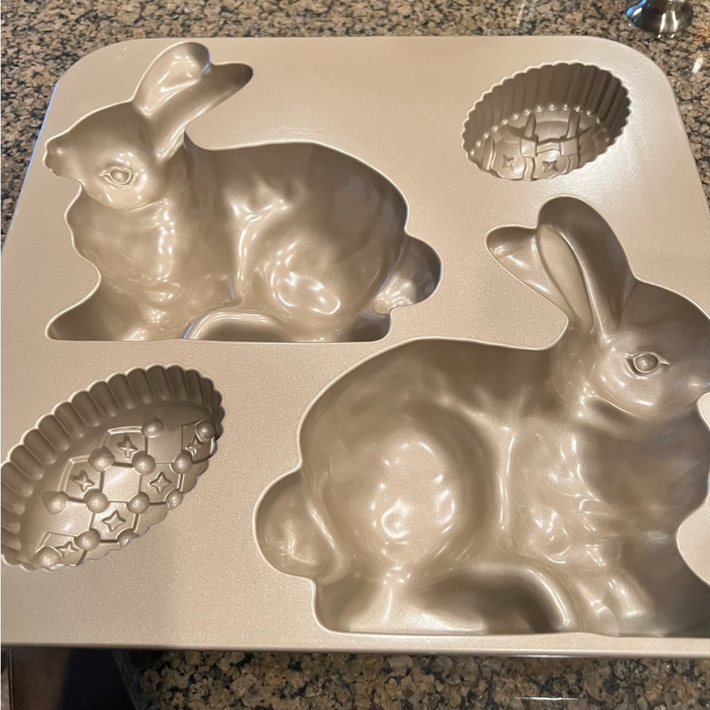 William Sonoma Bunny Egg Cake Pan